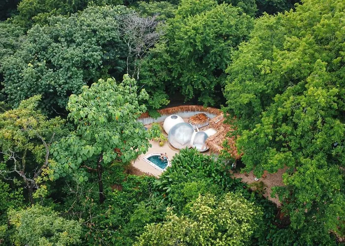 Satori Bubbles Hotel *